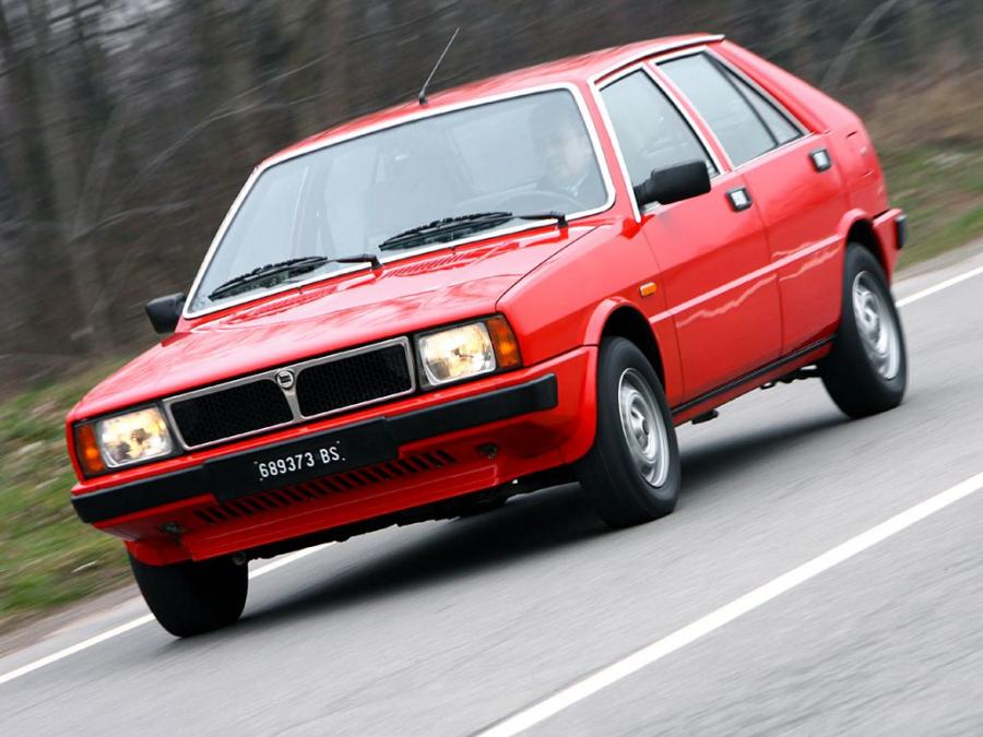  Lancia Delta 1979 года  (фото 1 из 35)